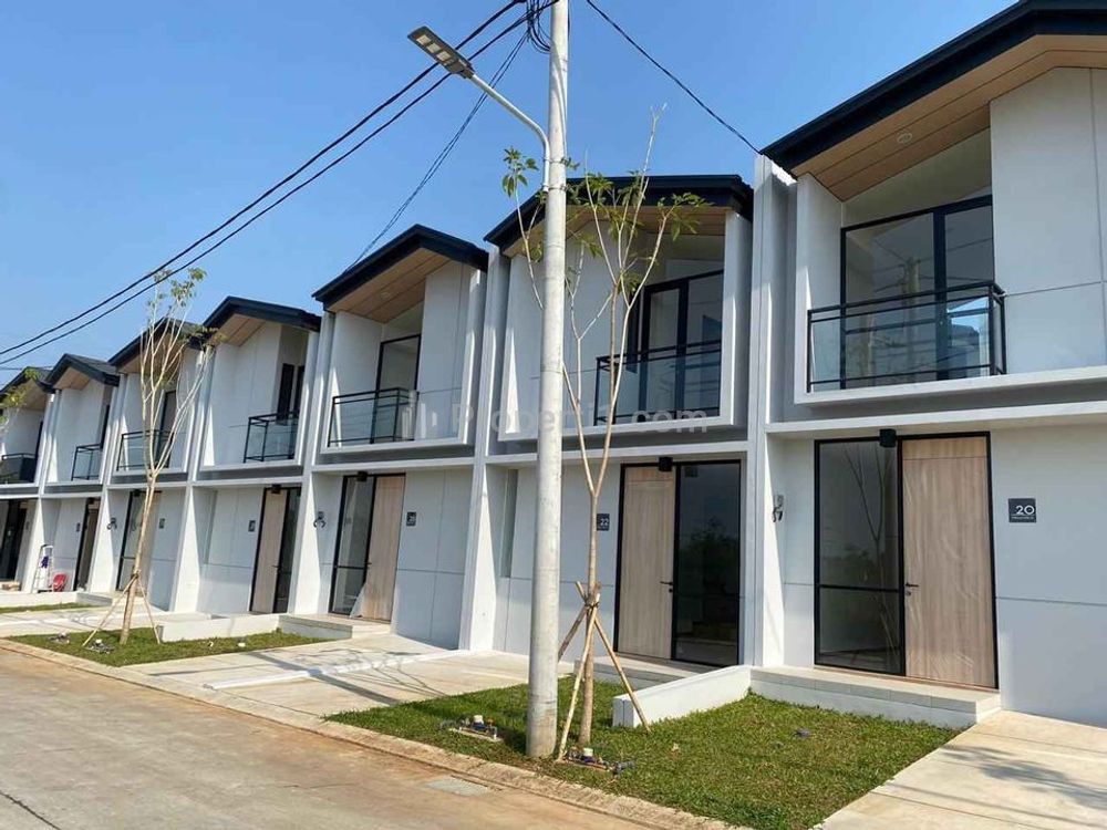 Dijual Rumah 2 Lantai Siap Huni 7x15 Cuma 0 Km di Karawang Barat