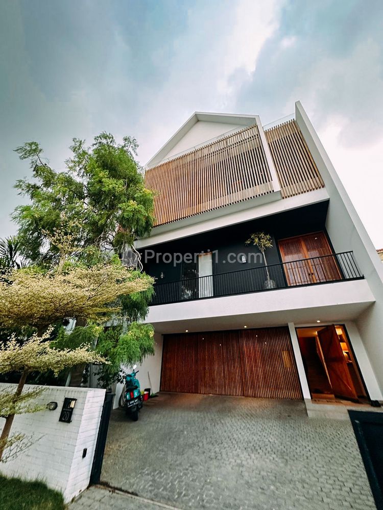 Dijual Rumah Scandinavian Citraland Utama Surabaya