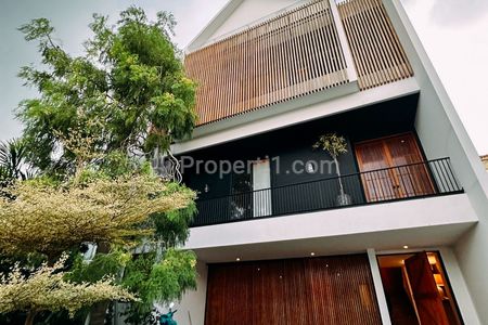 Dijual Rumah Scandinavian Citraland Utama Surabaya