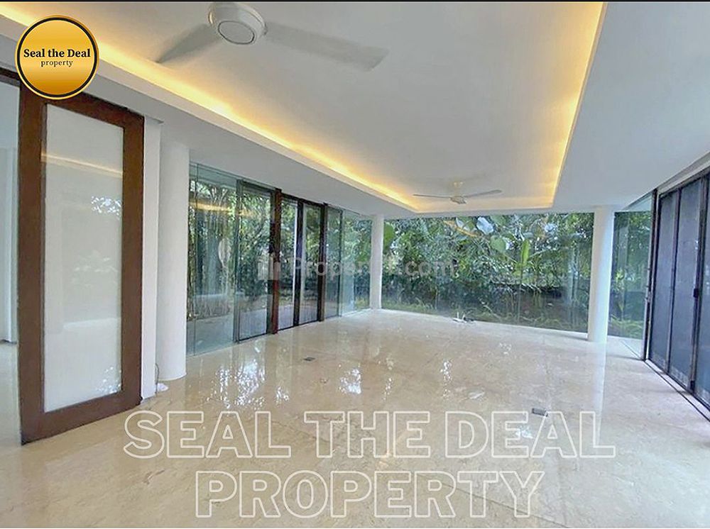 Disewakan Town House 3 BR di Area SCBD/Senopati Jakarta Selatan STD555