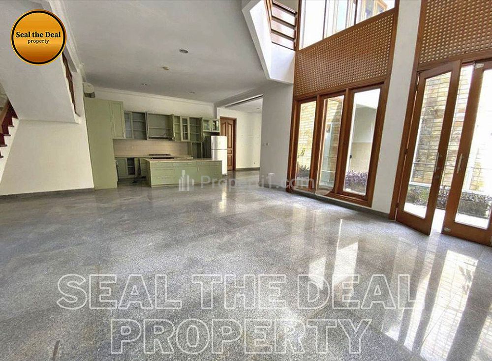 Disewakan Rumah di Senopati/SCBD/Kebayoran Baru Jakarta Selatan STD537