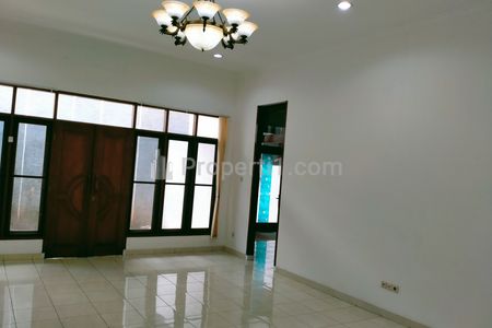 Disewakan Rumah / Kantor Premium Nyaman di Dharmawangsa Kebayoran Baru, Jakarta Selatan