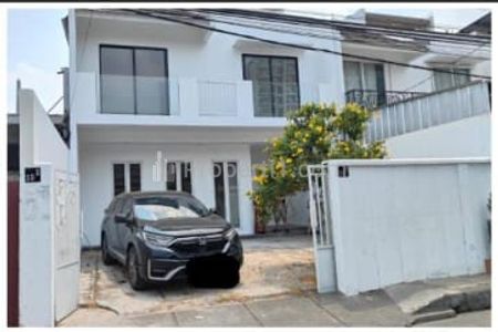 Dijual Rumah 3 Lantai di Jalan Mampang Prapatan, Jakarta Selatan