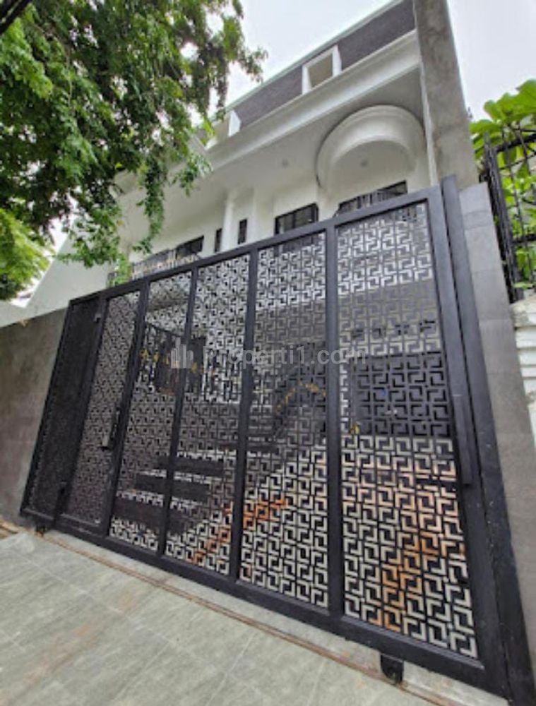 Dijual Rumah Baru 3 Lantai Lokasi Tomang Jakarta Barat Siap Huni