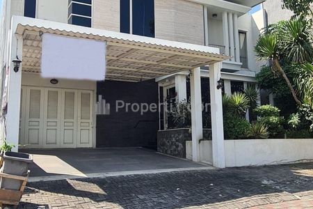 Jual Rumah Mewah di Komplek Raffles Garden Kota Surabaya