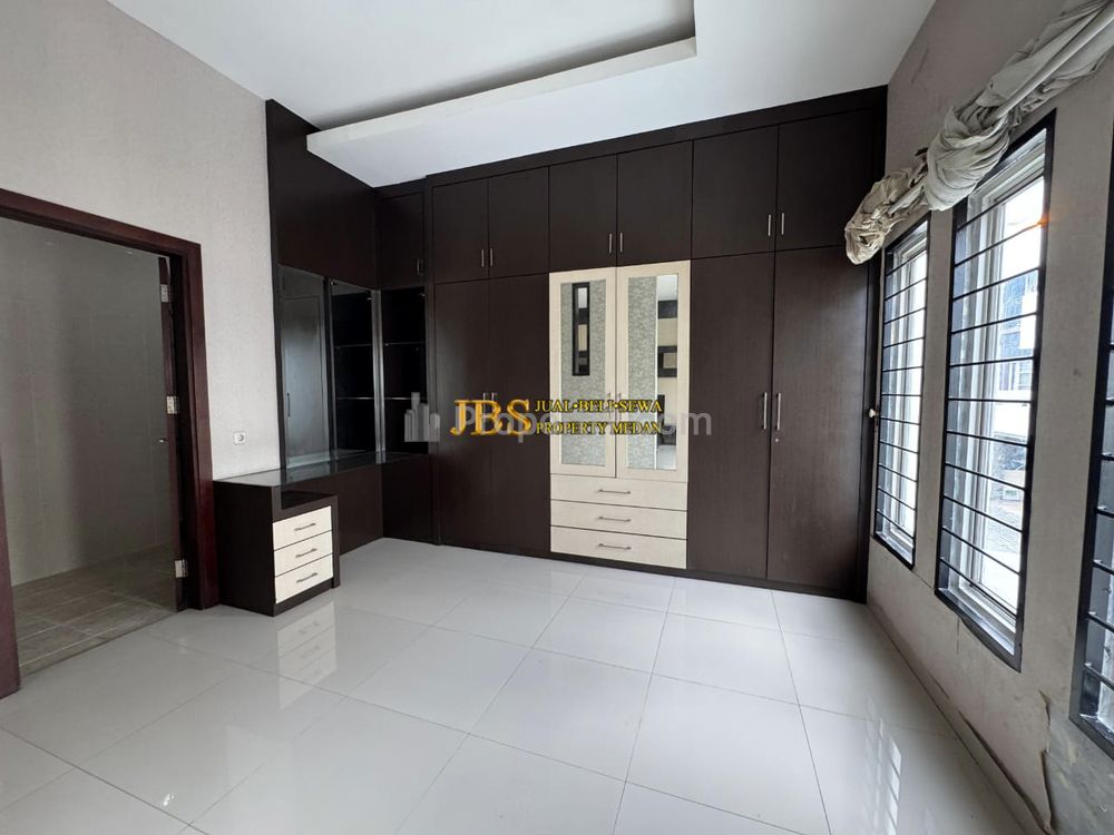 Dijual Rumah Fully Furnished di Komplek Cemara Asri Medan Jalan Azalea IV