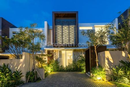 Dijual Villa 2 Lantai Plus Rooftop and Privat Pool di Nusa Dua Badung Bali