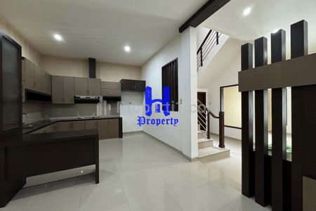 Jual Rumah 2,5 Tingkat di Komplek Cemara Asri Medan Jalan Azalea IV