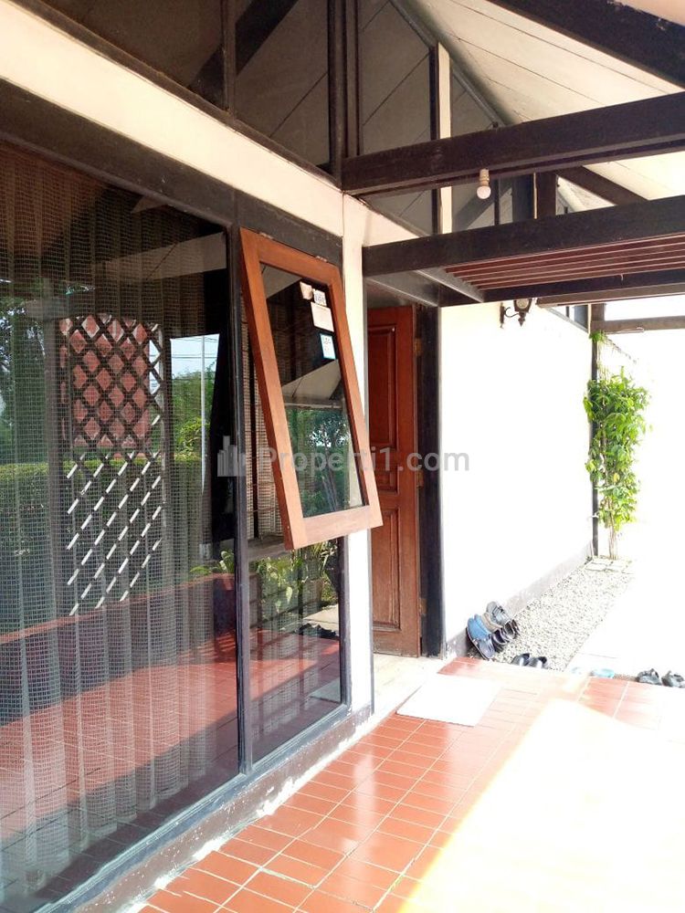 Jual Rumah Gaya Eropa Classic di Cikutra Bandung