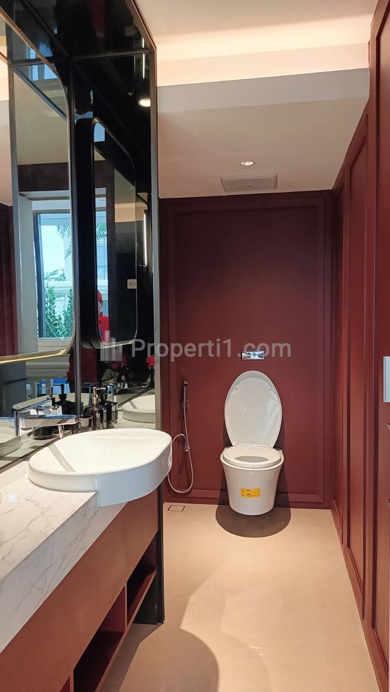 Jual Rumah Elit dan Eksklusif, Strategis 5 Menit ke The Breeze & AEON Mall, BSD City - TRESOR GALLANT
