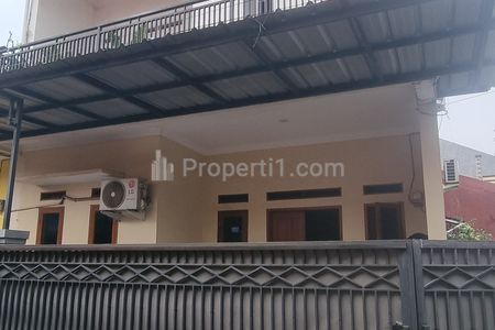 Dijual Rumah 3 Lantai di Karang Tengah, Kota Tangerang, Banten