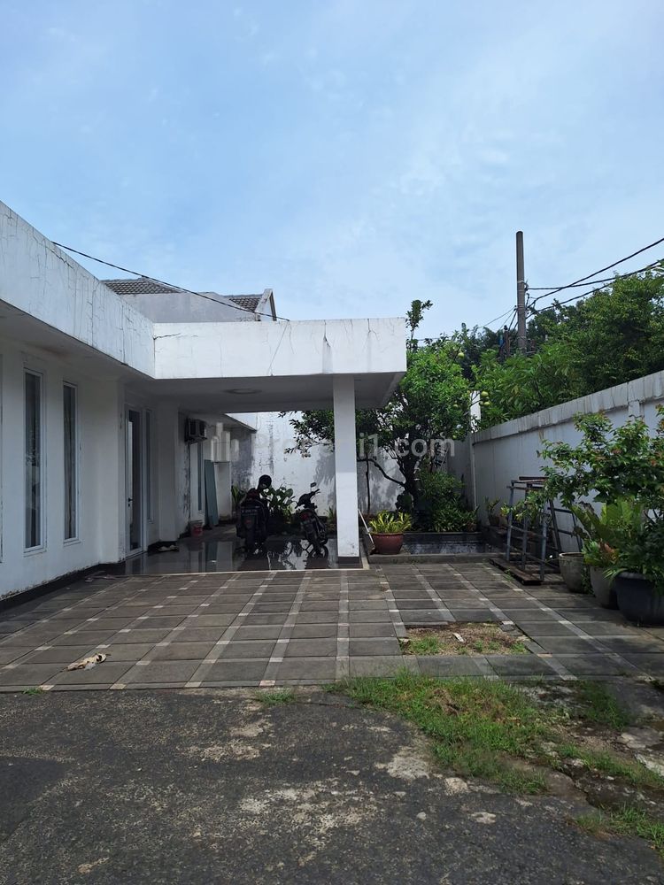 Rumah Dijual Dalam Komplek di Cinere Depok