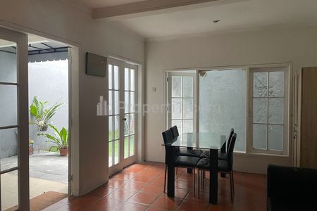 Dijual Rumah atau Kost Exclusive Full Furnished Jakarta Selatan