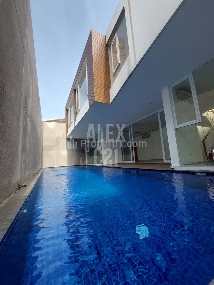 For Sale Town House di Kemang Mampang Prapatan Jakarta Selatan