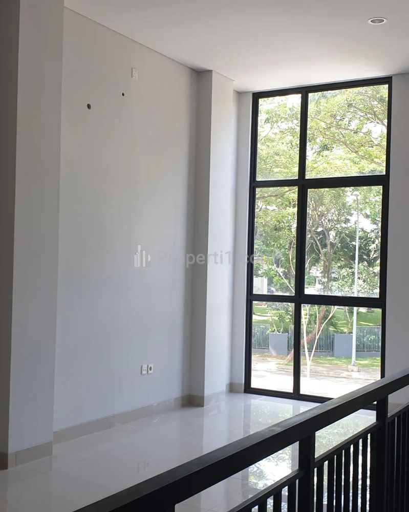 Disewakan Ruko YC HUB BSD Tangerang Selatan, Unit Bersih, Big Exposure
