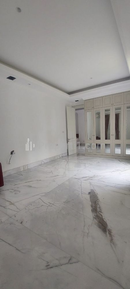 Jual Rumah di Menteng Jakarta Pusat, 5BR 2 Lantai Luas Tanah 874 m2