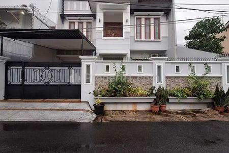 Dijual Rumah Mewah di Bulak Tengah Kota Jakarta Timur