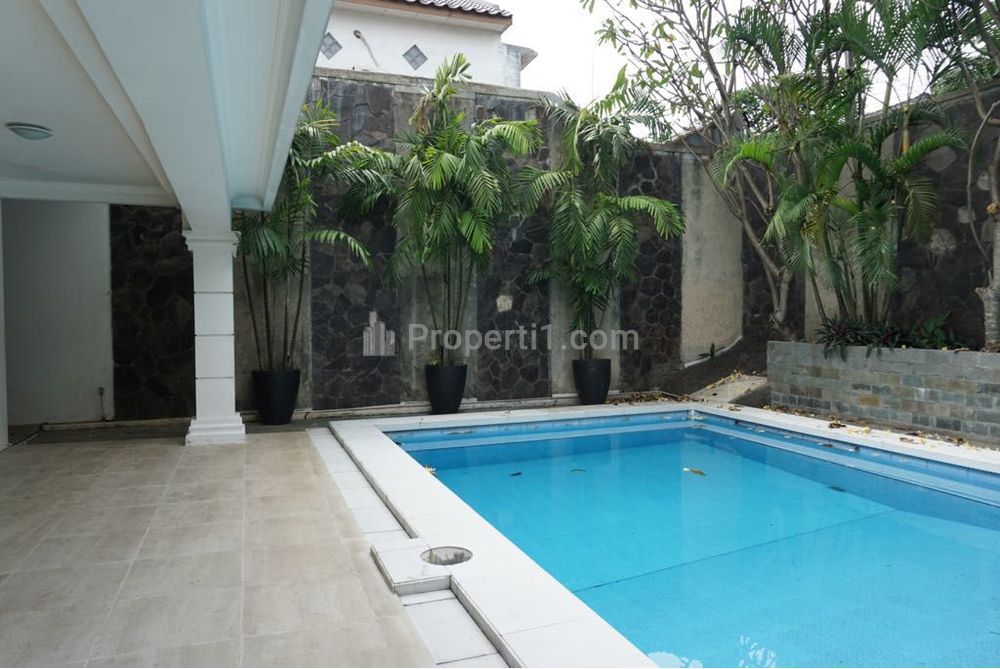 Disewakan Rumah Cantik Semi Furnished di Cipete Selatan, Cilandak, Jakarta Selatan