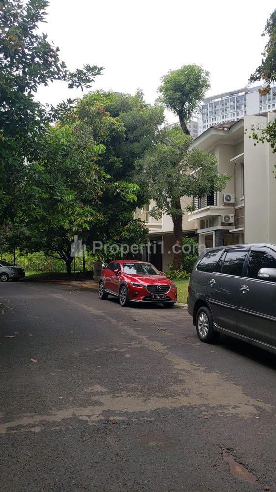 Dijual Rumah di Pondok Hijau Golf Cluster Jade, Kelapa Dua, Gading Serpong, Tangerang