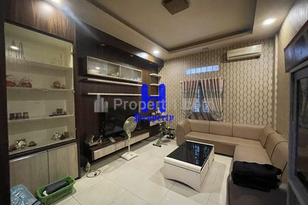 Jual Rumah 3 Tingkat Siap Huni di Komplek Karya Town House - Medan