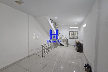 Dijual Rumah 3 Tingkat Siap Huni Komplek Karya Townhouse Medan