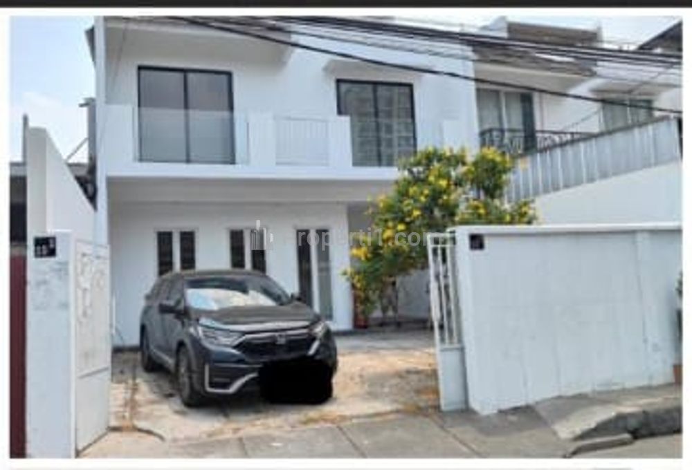 Dijual Rumah 3 Lantai di Jalan Mampang Prapatan, Jakarta Selatan