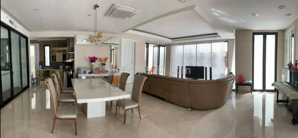 Disewakan Rumah Citraland RAYA South Emerald Mansion Surabaya • Lantai MARMER • FULL FURNISHED • PRIVATE LIFT • Garasi Carport 6 MOBIL  + Private Pool