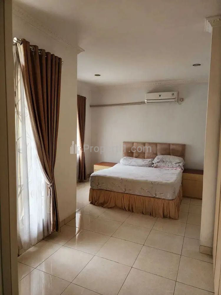 Jual Rumah Strategis di BSD Jalan Wedelia Tangerang Selatan