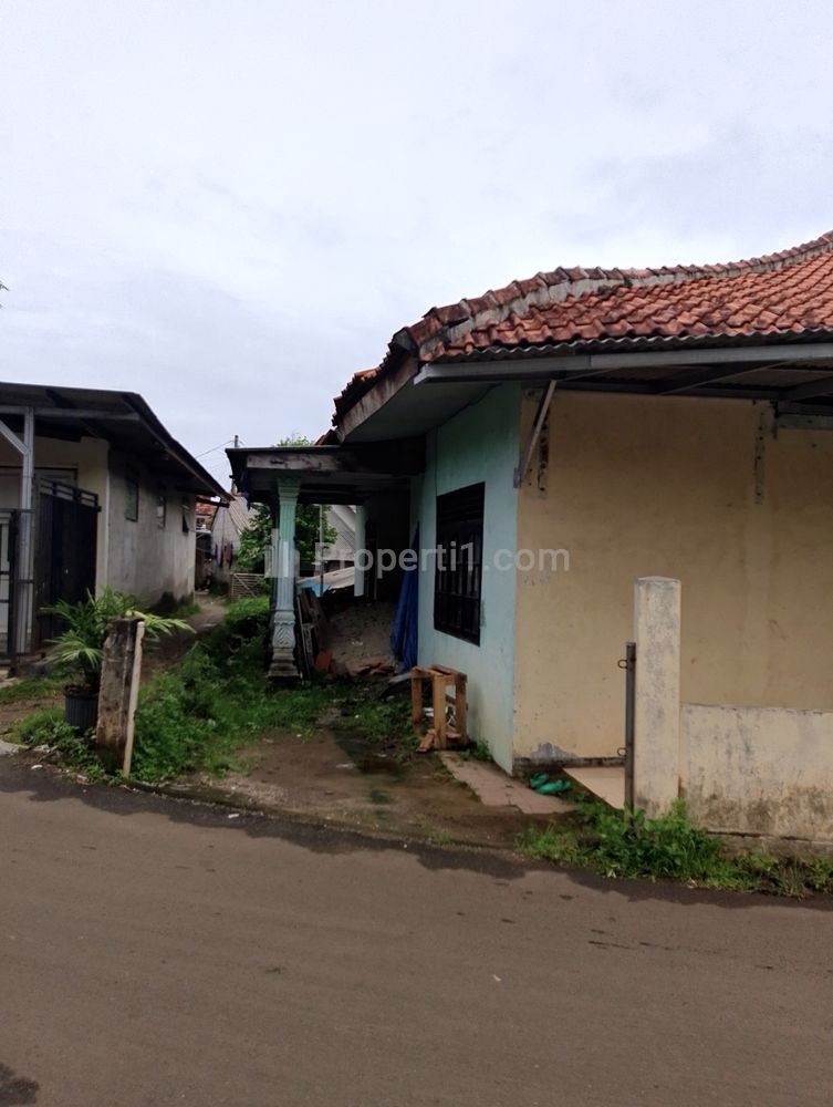 Jual Rumah Kampung Pinggir Jalan di Depok