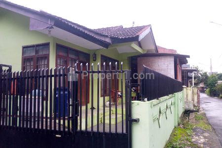 Jual Cepat dan Termurah Rumah Besar Asri Hoek Dekat Taman Komplek Cisangkan Padasuka Cimahi Kota