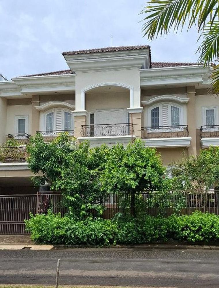 Jual Akhir Tahun Full Discount Rumah 2 Lantau di Boulevard Raffles Hills Cibubur Furnished, Cibubur