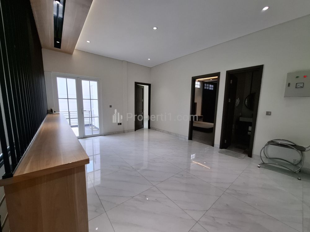 Dijual Rumah Mewah PHG Gading Serpong Tangerang Furnished Depan Clubhouse