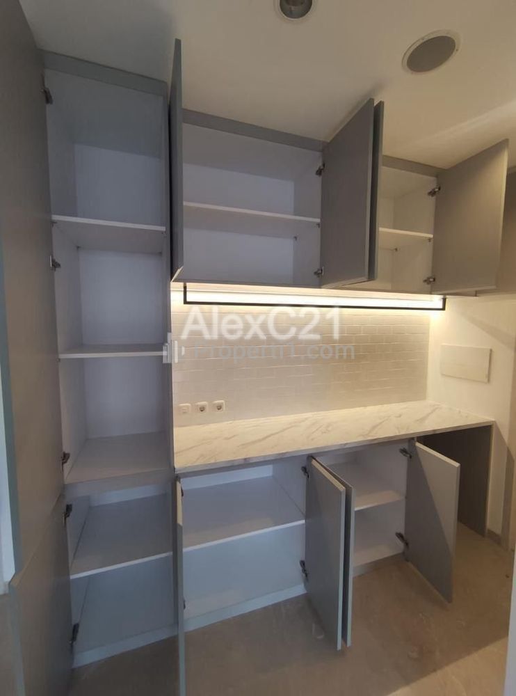 Dijual Apartemen Izzara TB Simatupang, Cilandak Timur, Jakarta Selatan - 2 BR Semi Furnished (AC + Bathtub)