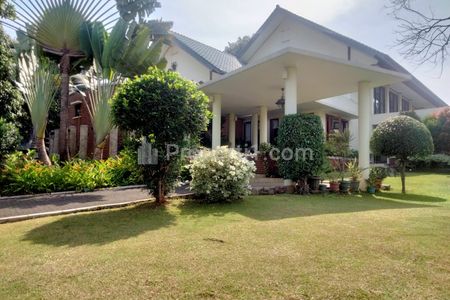 Jual Cepat Nego Rumah SHM Siap Huni Luas Tanah 3059 m2, 2 Lantai, ada Lift, di Lebak Bulus, Cilandak, Dekat Simatupang, Citos, Jakarta Selatan