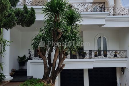 Jual Rumah Mewah dengan Pool di Lokasi Kemang, Jakarta Selatan