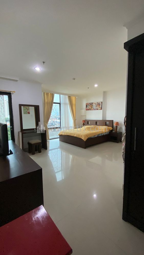 For Rent Apartment Hamptons Park South Jakarta - 3BR Full Furnished