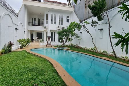 Jual Rumah di Kemang Jakarta Selatan Ada Kolam Renang - 5 Kamar Tidur Furnished SHM