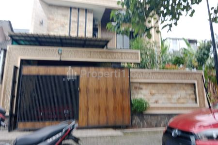 Dijual Rumah Mewah 3 Lantai Ada Roof Top di Candi Kalasan Manyaran Semarang Barat Dekat Islamic Center