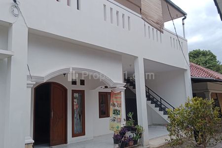 Dijual 1 Rumah Induk dan Kostan 4 Kamar, Strategis, Nyaman, dan Asri, Wilayah Jagakarsa, Jakarta Selatan