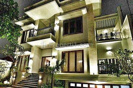 Jual Rumah Mewah SHM di Menteng, Ada Kolam Renang, Strategis, Dekat Sudirman, Thamrin, Jakarta Pusat