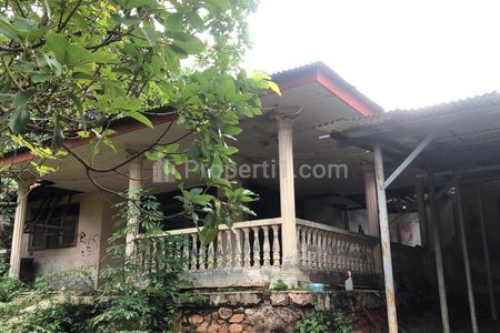 Dijual Cepat Rumah Lama Hitung Tanah di Beji Timur, Depok