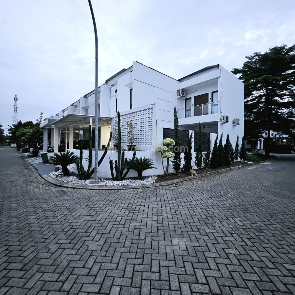 Tampak depan 