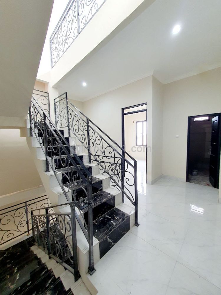 Jual Rumah Baru dan Cantik dalam Cluster di Pejaten Jakarta Selatan