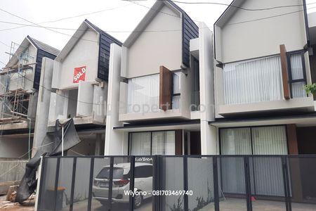 Jual Rumah Surabaya Timur Semi Furnished Belakang Depot Bu Rudy Dharmahusada Dekat RSUD dr. Soetomo dan Unair Kampus A dan Kampus B di Mojo Kidul