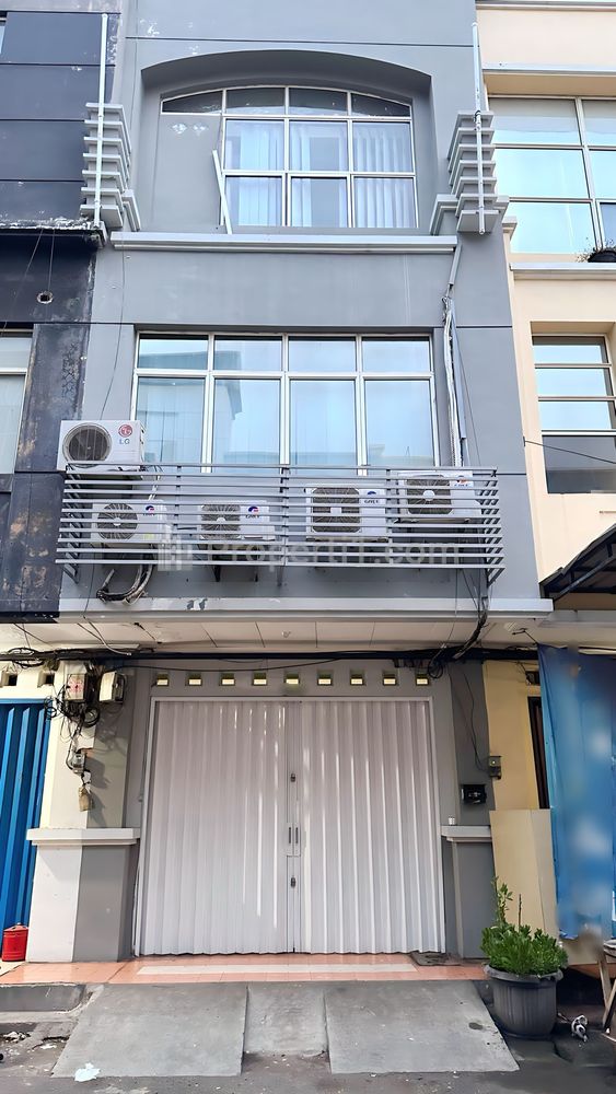 Jual Ruko di Komplek Mutiara Taman Palem, Jalan Raya Outer Ring Road, Cengkareng, Jakarta Barat