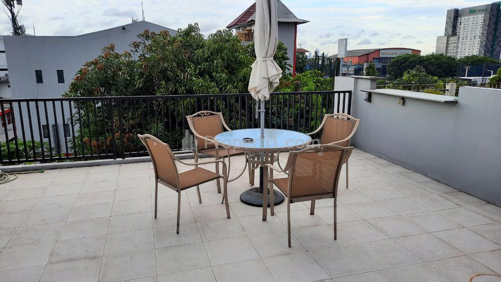 Dijual Rumah di Jl. Intan, Cilandak Barat, Jakarta Selatan, Seberang Citos
