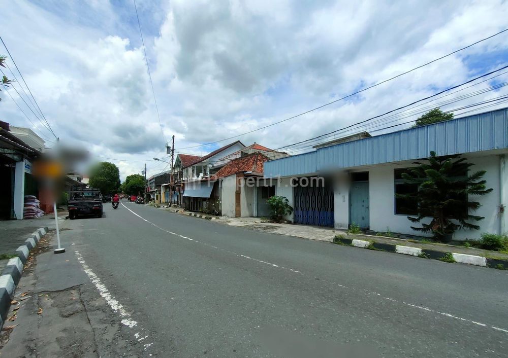Dijual Tanah Strategis Bonus Bangunan Pinggir Jalan Raya Suryopranoto Pakualaman Yogyakarta