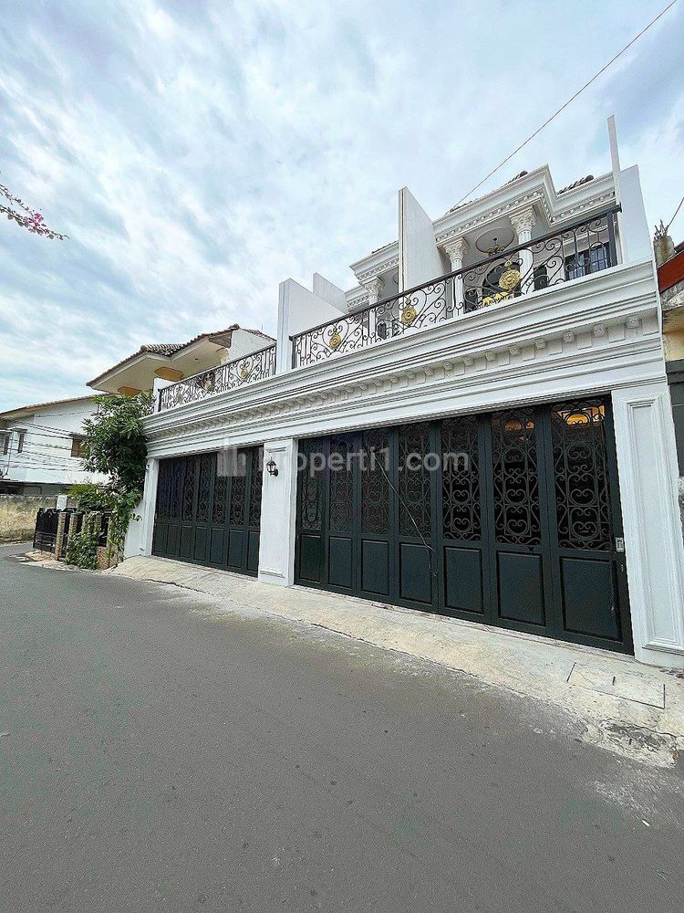 Tampak jalan depan unit