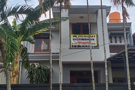 Sewa Rumah Minimalis 2 Lantai di Komplek Perumahan Meruya Indah Jakarta Barat