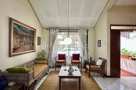 Jual Rumah di Cilandak Jakarta Selatan - 3 Kamar Tidur Furnished Ada Taman